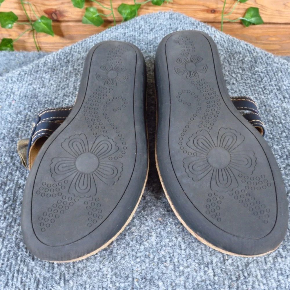 Cliffs by White Mountain Charter Womens Thong Sandal 6.5 Summer Navy Blue Floral